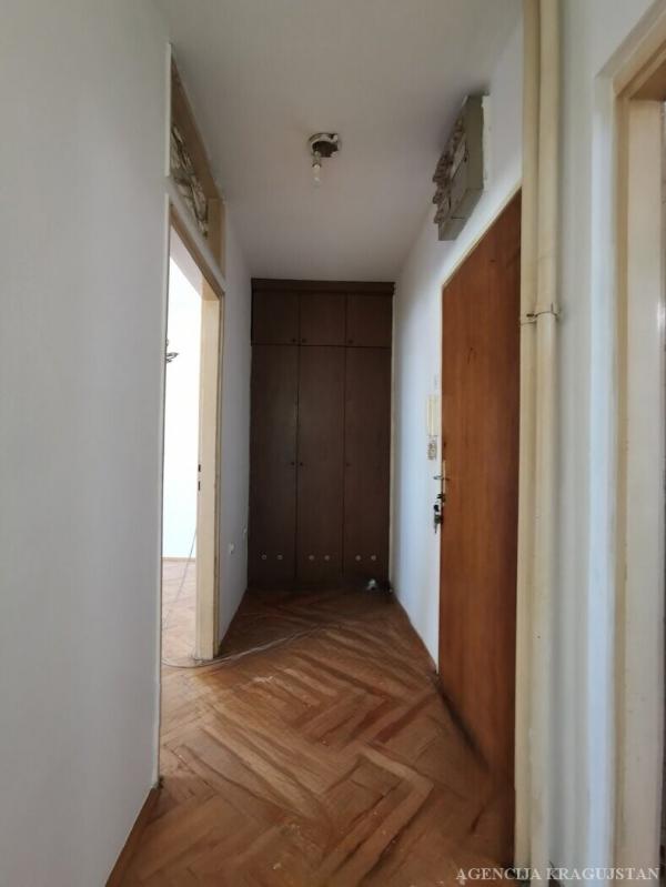 Slika 6 - Jednosoban, 38m2, Stanovo Kragujevac, sa terasom