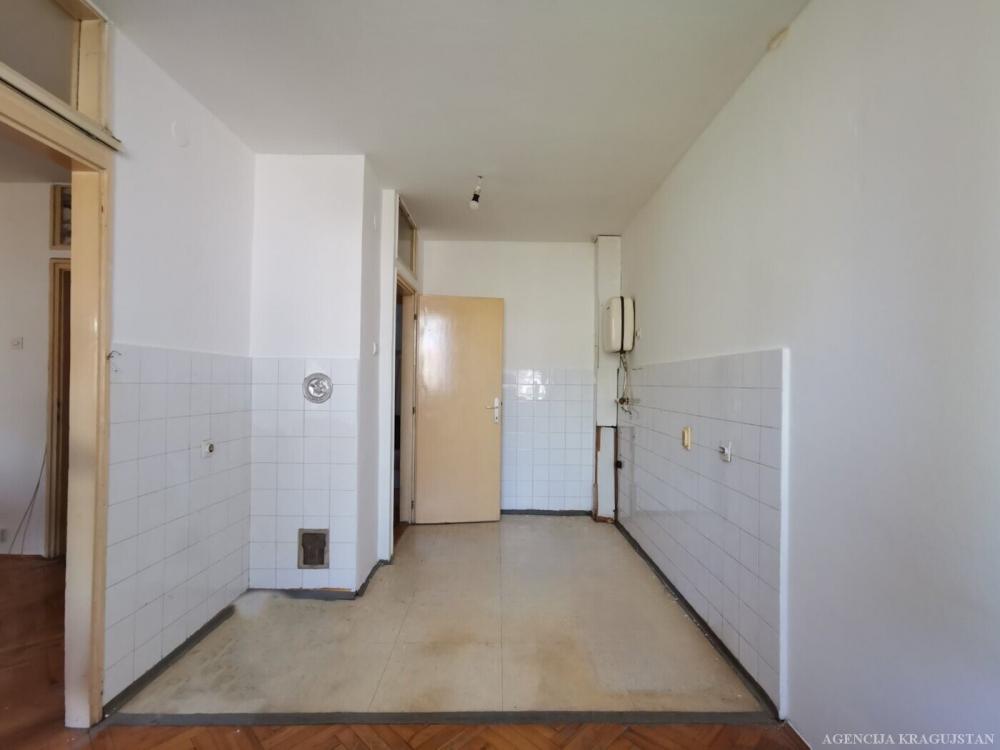 Slika 4 - Jednosoban, 38m2, Stanovo Kragujevac, sa terasom