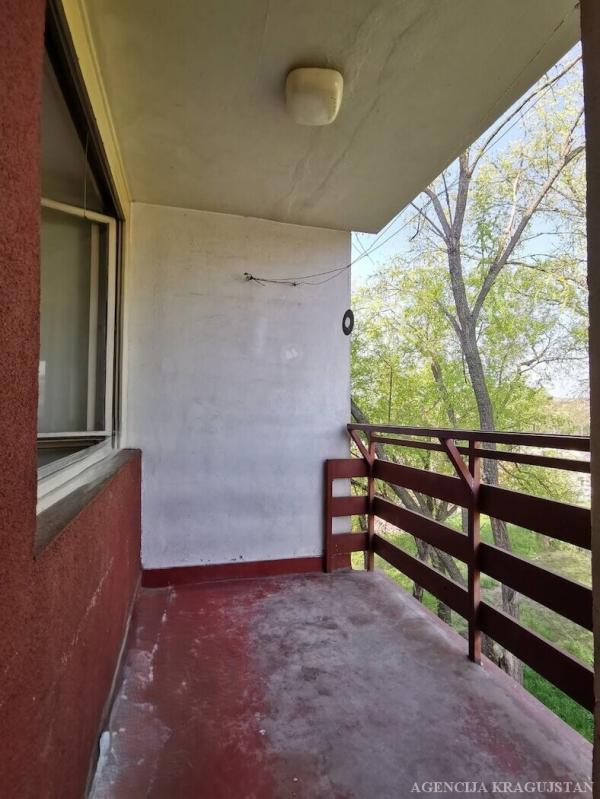 Slika 7 - Jednosoban, 38m2, Stanovo Kragujevac, sa terasom