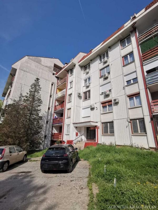 Slika 11 - Jednosoban, 38m2, Stanovo Kragujevac, sa terasom