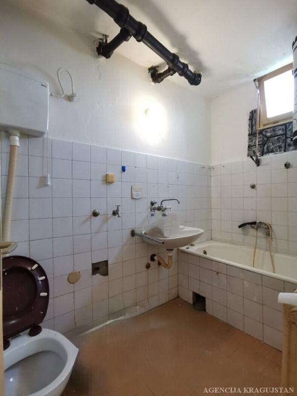 Slika 5 - Jednosoban, 38m2, Stanovo Kragujevac, sa terasom