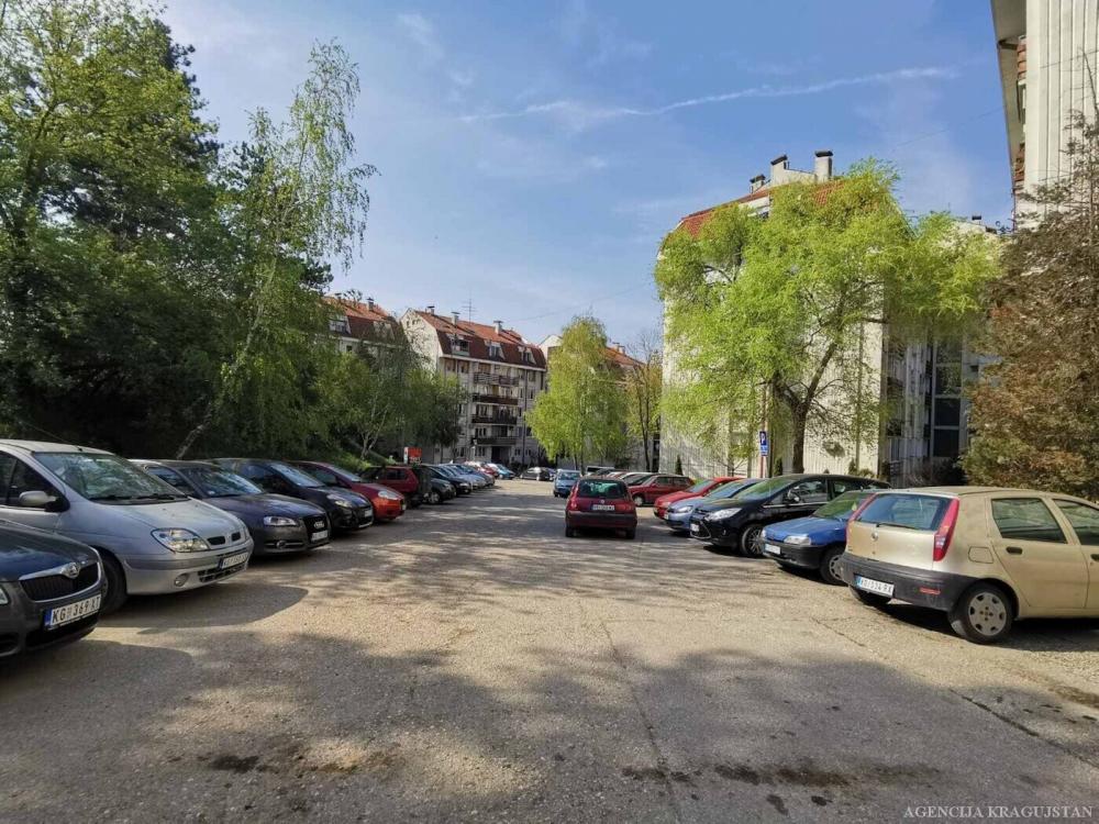 Slika 10 - Jednosoban, 38m2, Stanovo Kragujevac, sa terasom