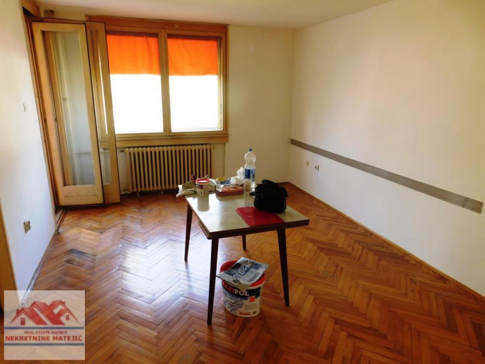 Glavna slika -STANOVO 1,0 STAN 42M2-3. SPRAT, CG---69900 E