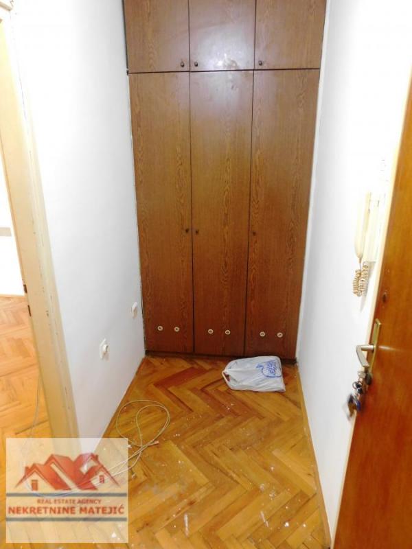 Slika 3 - STANOVO 1,0 STAN 42M2-3. SPRAT, CG---69900 E