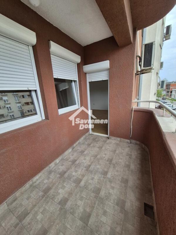 Slika 10 - Dvosoban, 54m2, Erdoglija Kragujevac, sa terasom, ima lift