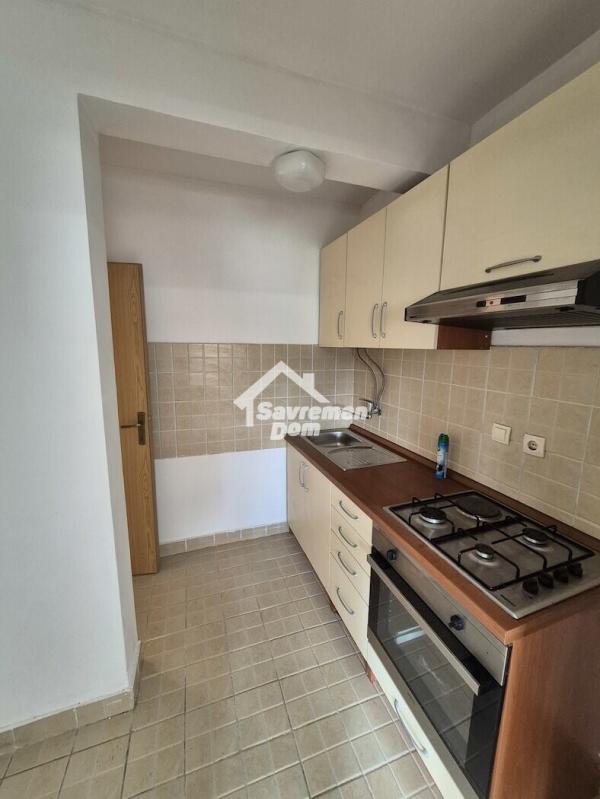 Slika 5 - Dvosoban, 54m2, Erdoglija Kragujevac, sa terasom, ima lift