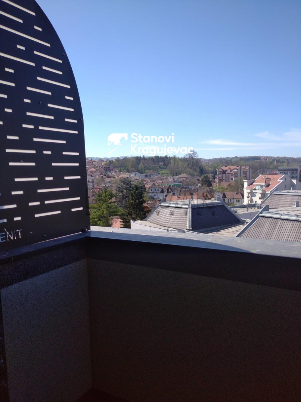 Slika 3 - Četvorosoban, 165m2, Ćirila i Metodija Kragujevac, sa terasom, ima lift