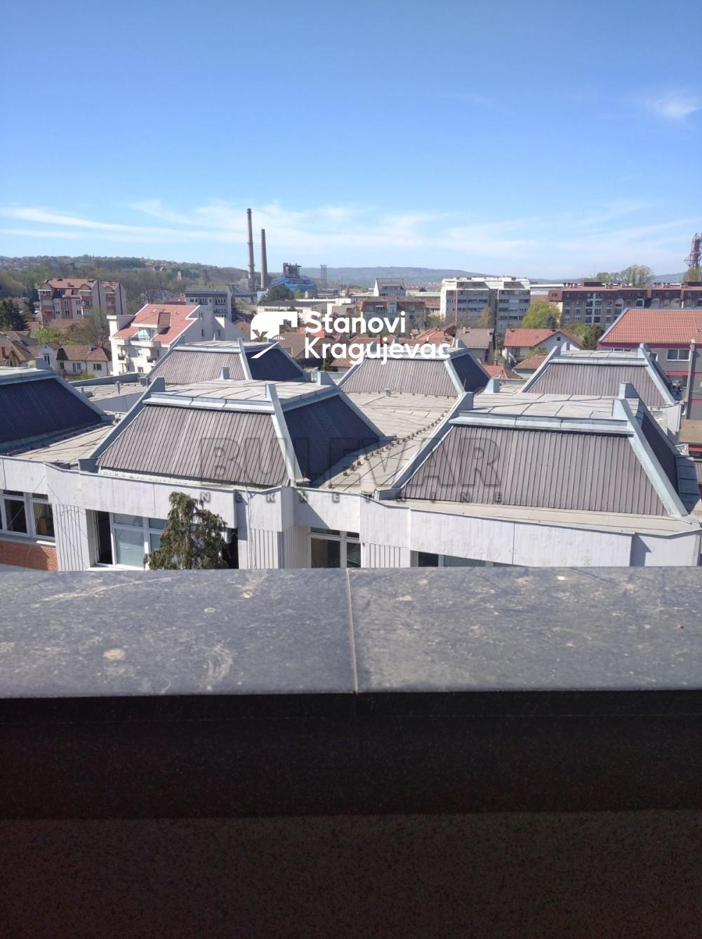 Slika 6 - Četvorosoban, 165m2, Ćirila i Metodija Kragujevac, sa terasom, ima lift