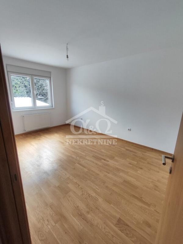 Glavna slika -Dvoiposoban, 70m2, Erdoglija Kragujevac, sa terasom, ima lift