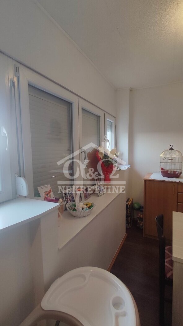 Slika 5 - Dvoiposoban, 47m2, Erdoglija Kragujevac, ima lift