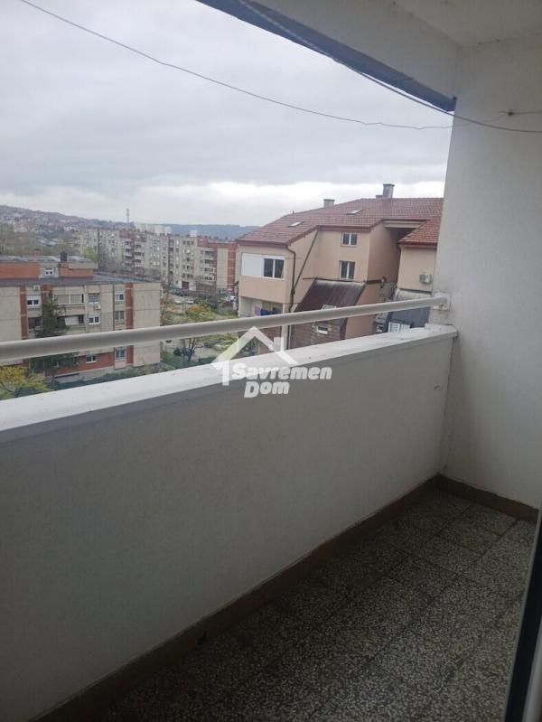 Slika 11 - Trosoban, 75m2, Aerodrom Kragujevac, sa terasom, ima lift