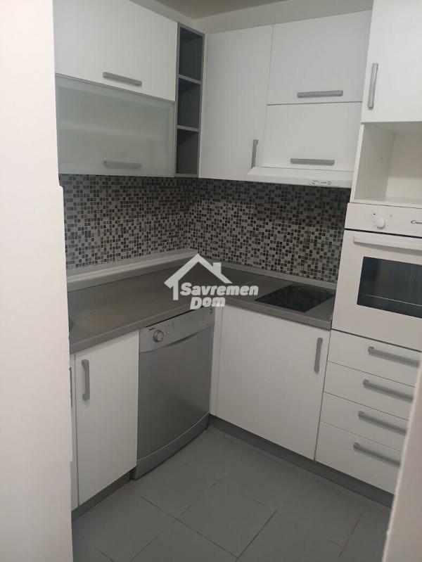 Slika 3 - Trosoban, 75m2, Aerodrom Kragujevac, sa terasom, ima lift