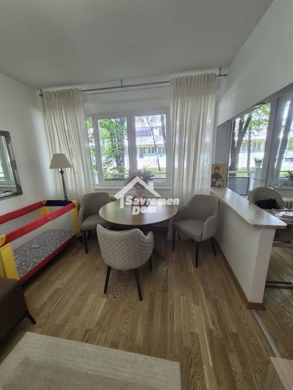 Slika 2 - Trosoban, 82m2, Erdoglija Kragujevac, sa terasom