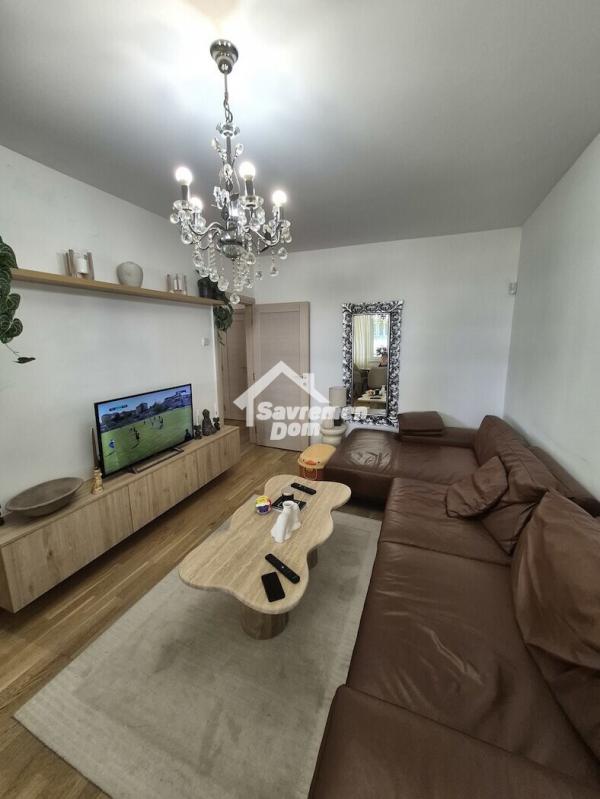 Slika 3 - Trosoban, 82m2, Erdoglija Kragujevac, sa terasom