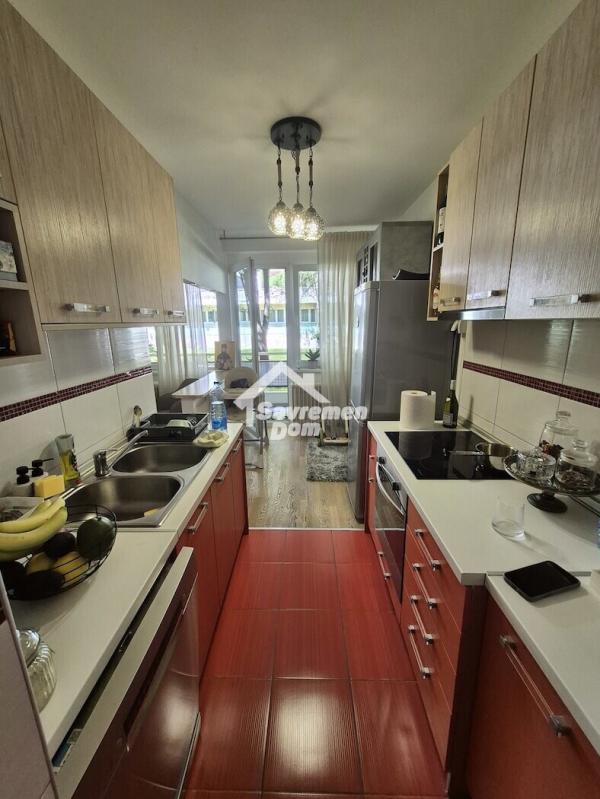 Slika 6 - Trosoban, 82m2, Erdoglija Kragujevac, sa terasom