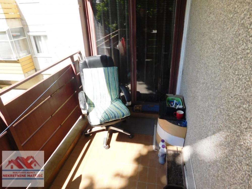 Slika 8 - AERODROM, STAN 42M2, VISOKO PRIZEMLJE, CG, CENA - 68.000 E