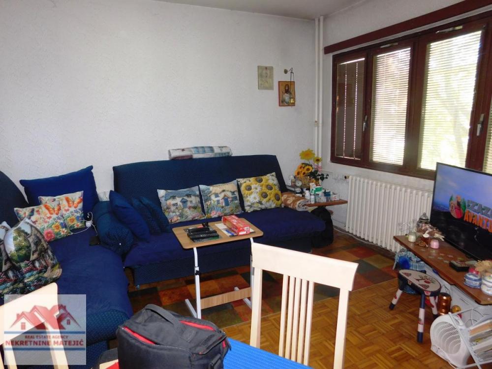 Slika 2 - AERODROM, STAN 42M2, VISOKO PRIZEMLJE, CG, CENA - 68.000 E