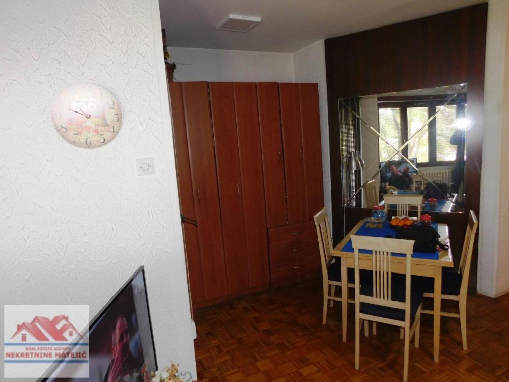Slika 4 - AERODROM, STAN 42M2, VISOKO PRIZEMLJE, CG, CENA - 68.000 E