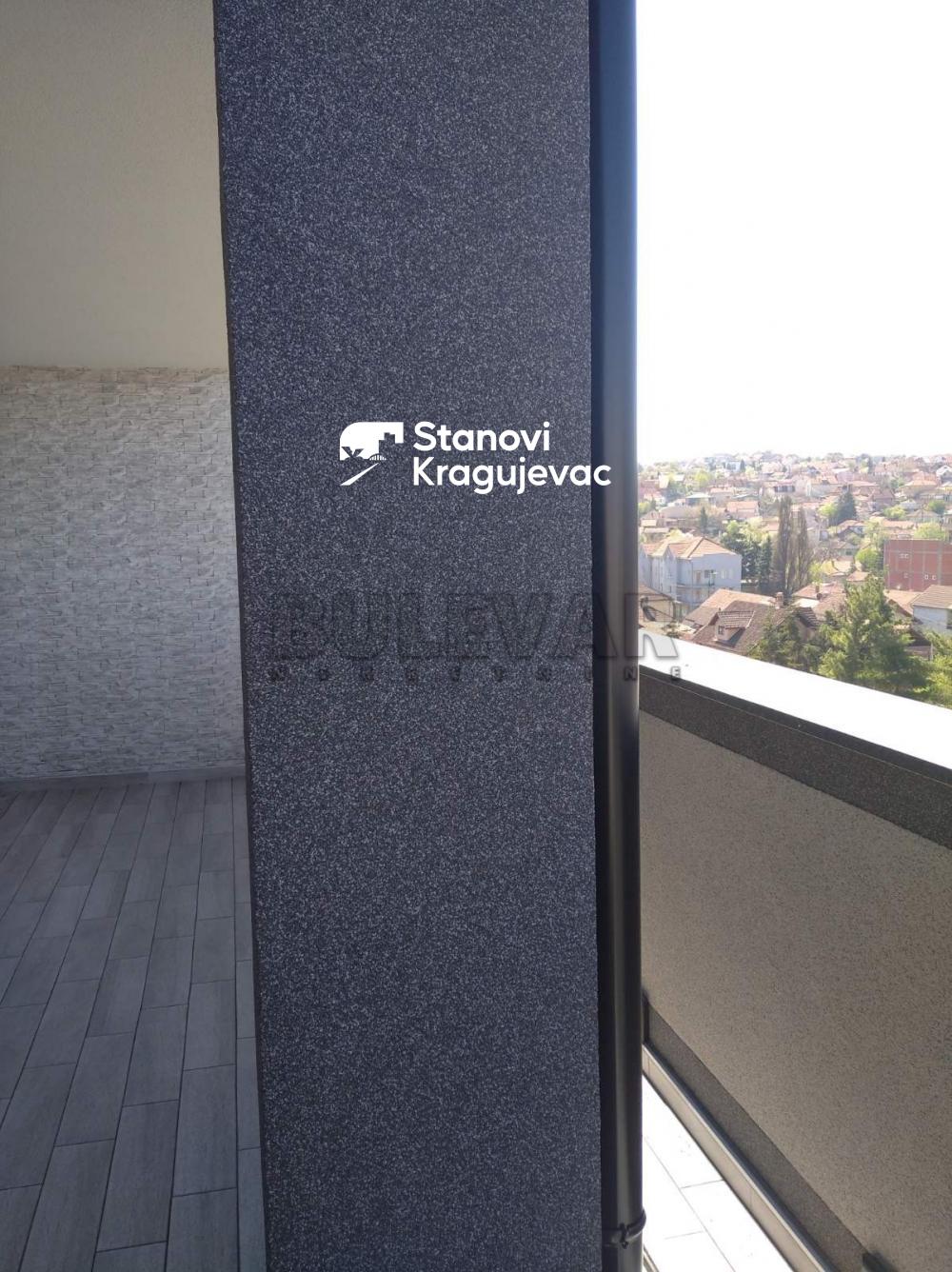 Slika 4 - Četvorosoban, 131m2, Ćirila i Metodija Kragujevac, sa terasom, ima lift