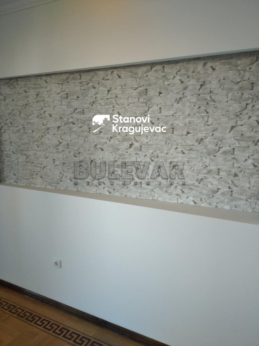 Slika 11 - Četvorosoban, 131m2, Ćirila i Metodija Kragujevac, sa terasom, ima lift