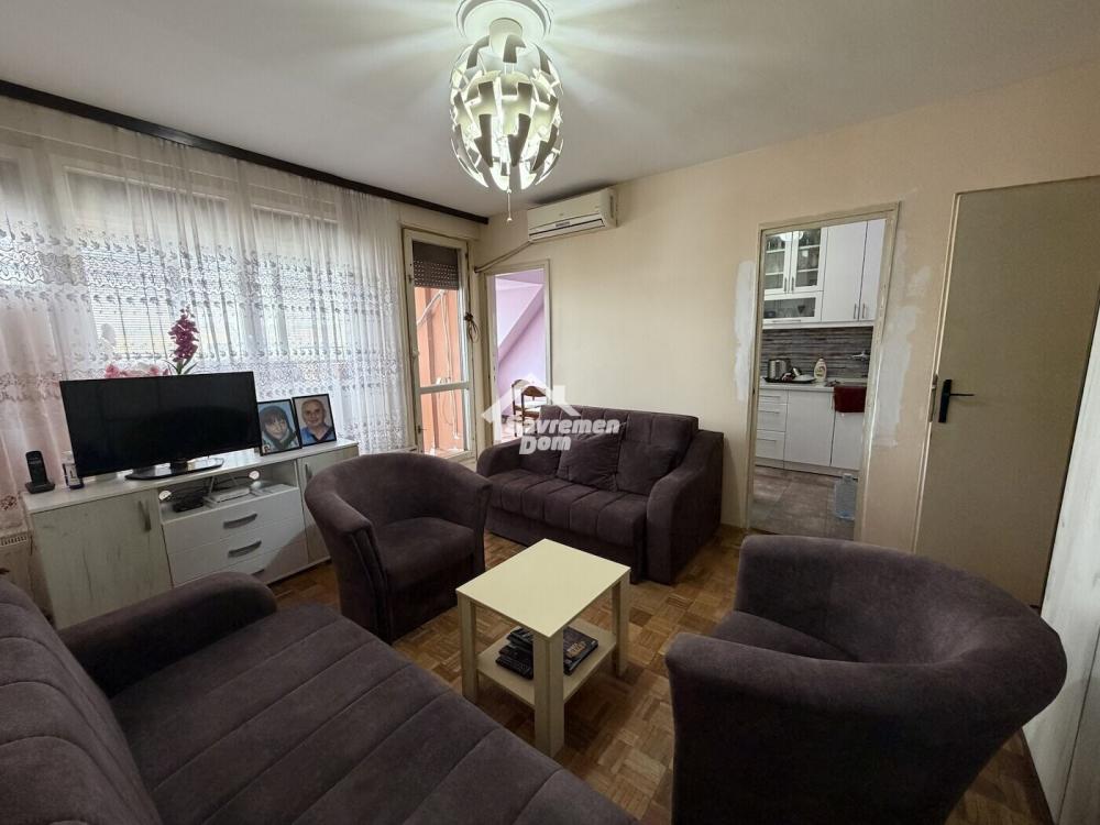 Slika 3 - Trosoban, 54m2, Bubanj Kragujevac, sa terasom