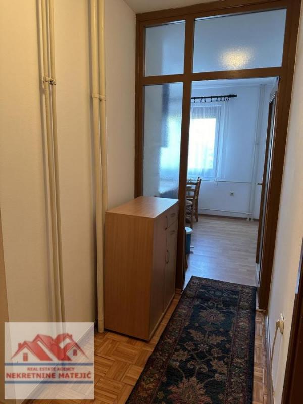 Slika 8 - STAN, CENTAR, MAGLIĆKA, 60 M2, DRUGI SPRAT, UKNJIŽEN, CENA - 120.000 E