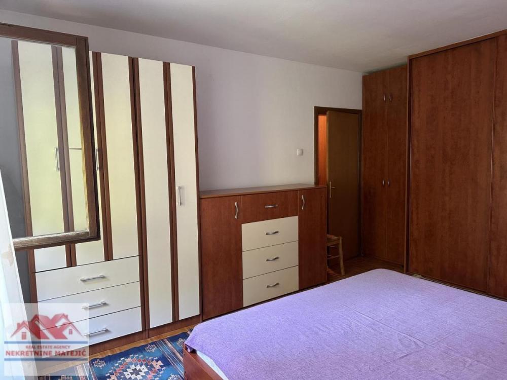 Slika 2 - STAN, CENTAR, MAGLIĆKA, 60 M2, DRUGI SPRAT, UKNJIŽEN, CENA - 120.000 E