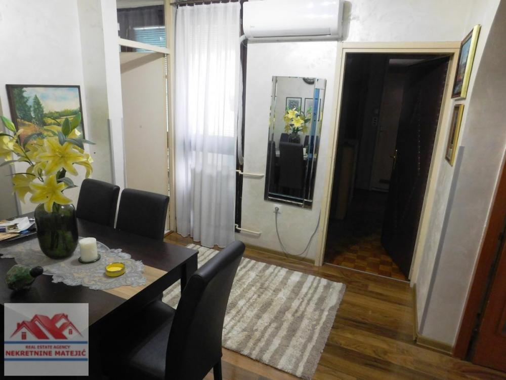 Slika 3 - TROSOBAN STAN 71M2, VELIKI PARK, 1. SPRAT--124.000 E