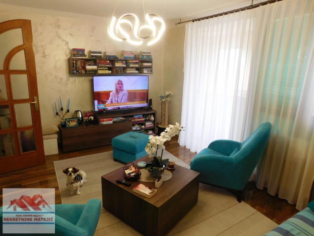 Slika 1 - TROSOBAN STAN 71M2, VELIKI PARK, 1. SPRAT--124.000 E