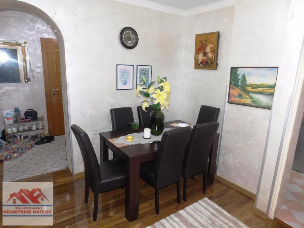 Slika 4 - TROSOBAN STAN 71M2, VELIKI PARK, 1. SPRAT--124.000 E