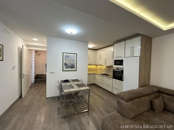 Slika 3 - Jednosoban, 80m2, Kragujevac centar Kragujevac