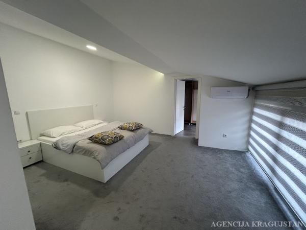 Slika 6 - Jednosoban, 80m2, Kragujevac centar Kragujevac