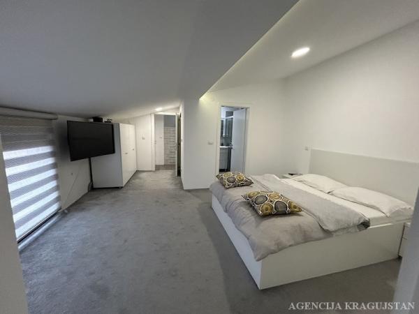 Slika 5 - Jednosoban, 80m2, Kragujevac centar Kragujevac
