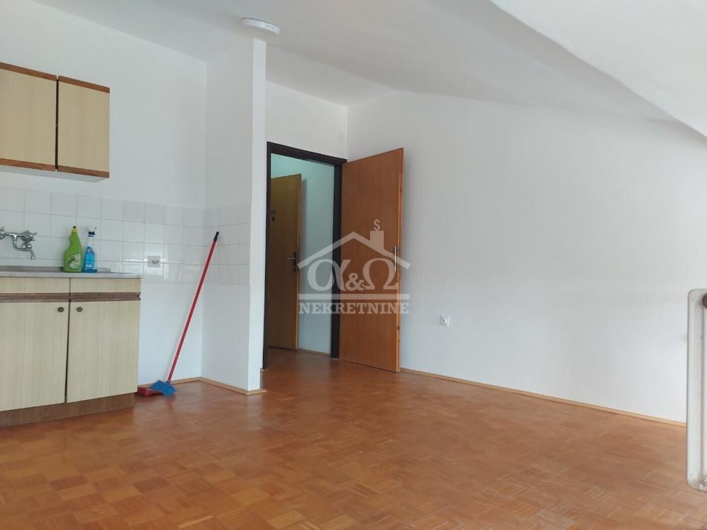 Slika 1 - Prodaja stana, 18m2, Aerodrom Kragujevac