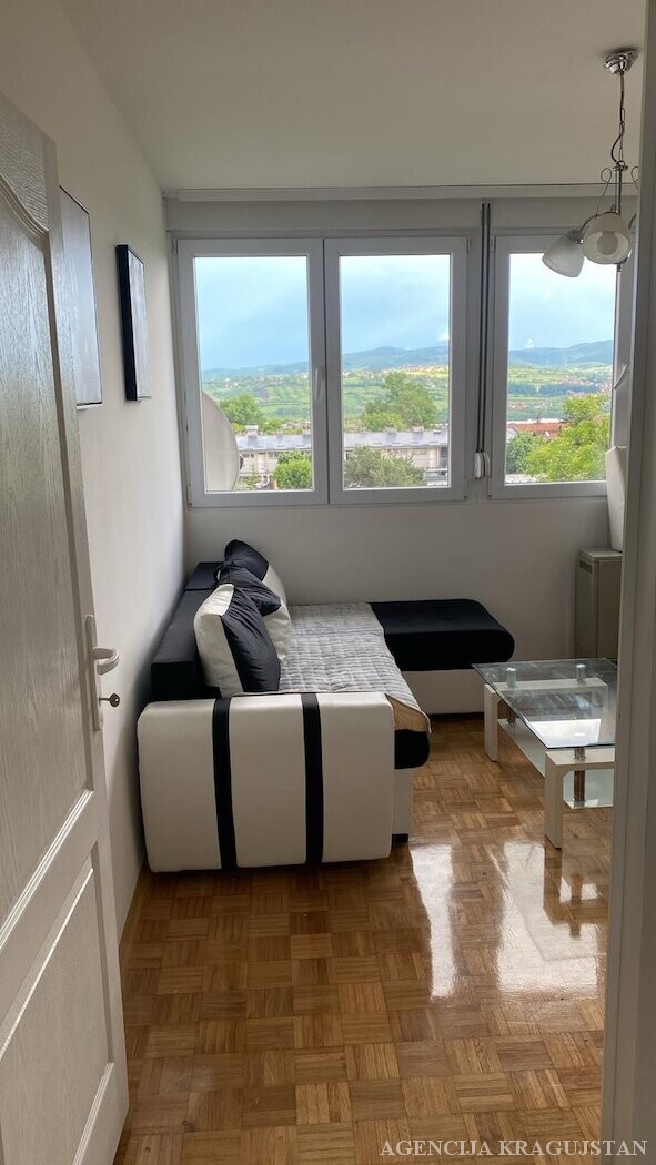Slika 2 - Jednosoban, 30m2, Bagremar Kragujevac