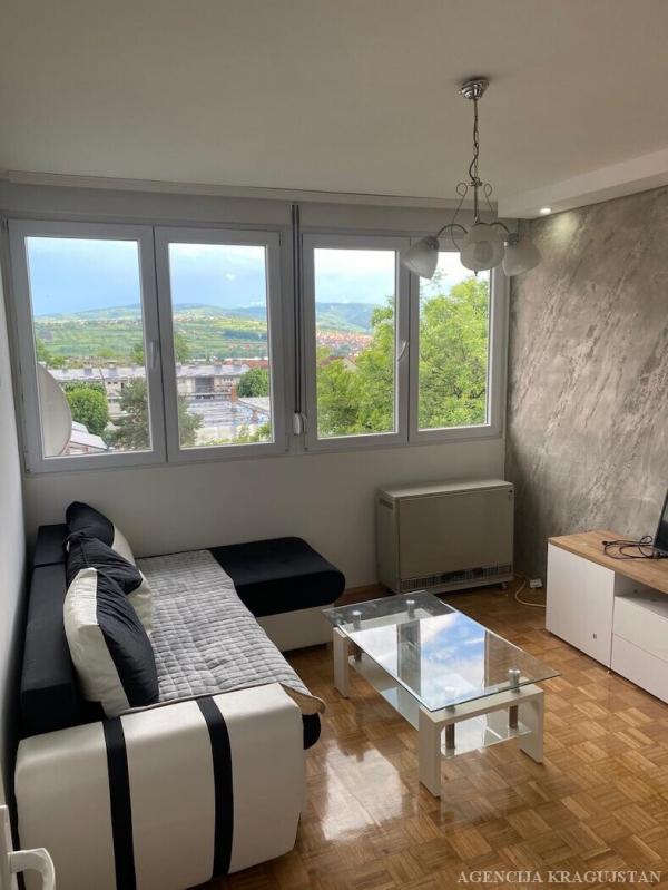 Slika 1 - Jednosoban, 30m2, Bagremar Kragujevac
