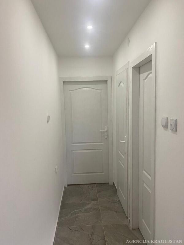 Slika 11 - Jednosoban, 30m2, Bagremar Kragujevac