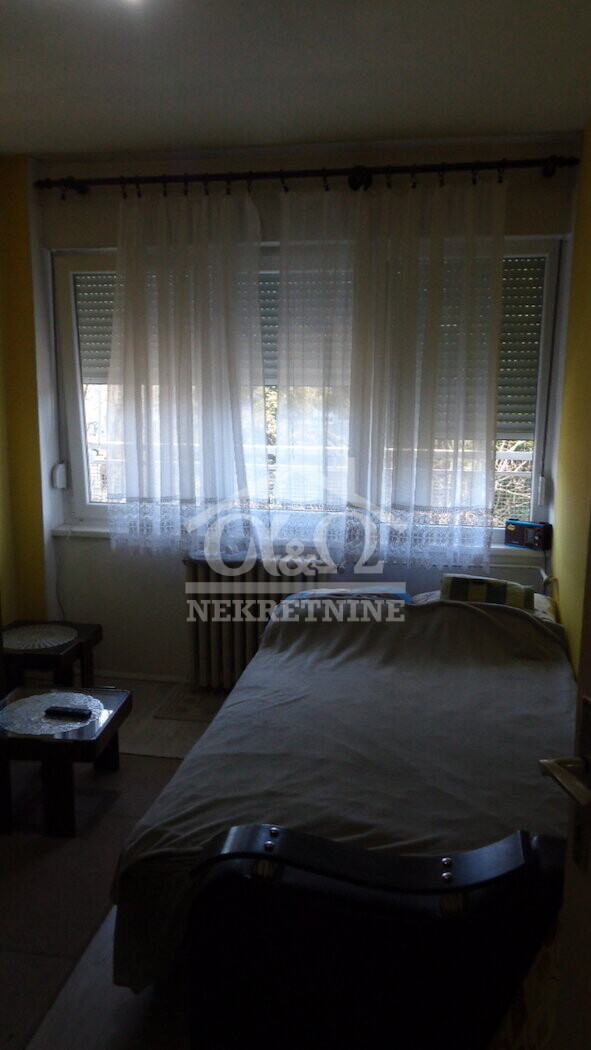 Slika 9 - Jednoiposoban, 43m2, Erdoglija Kragujevac, sa terasom