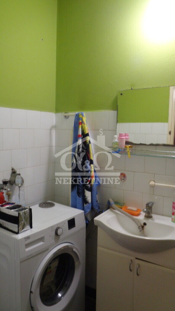 Slika 11 - Jednoiposoban, 43m2, Erdoglija Kragujevac, sa terasom