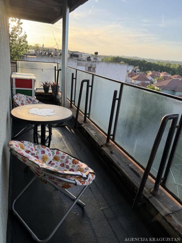 Slika 6 - Dvosoban, 51m2, Erdoglija Kragujevac, sa terasom
