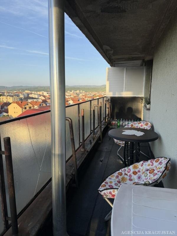 Slika 5 - Dvosoban, 51m2, Erdoglija Kragujevac, sa terasom