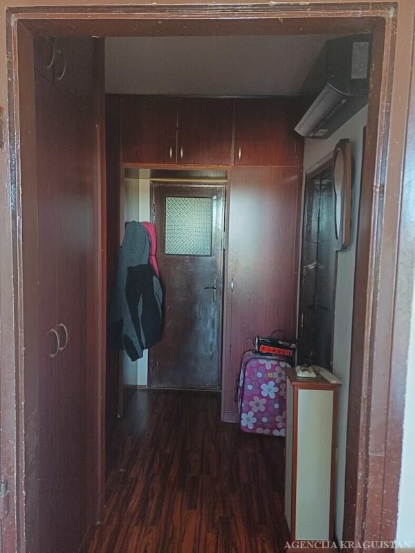 Slika 4 - Dvosoban, 51m2, Erdoglija Kragujevac, sa terasom