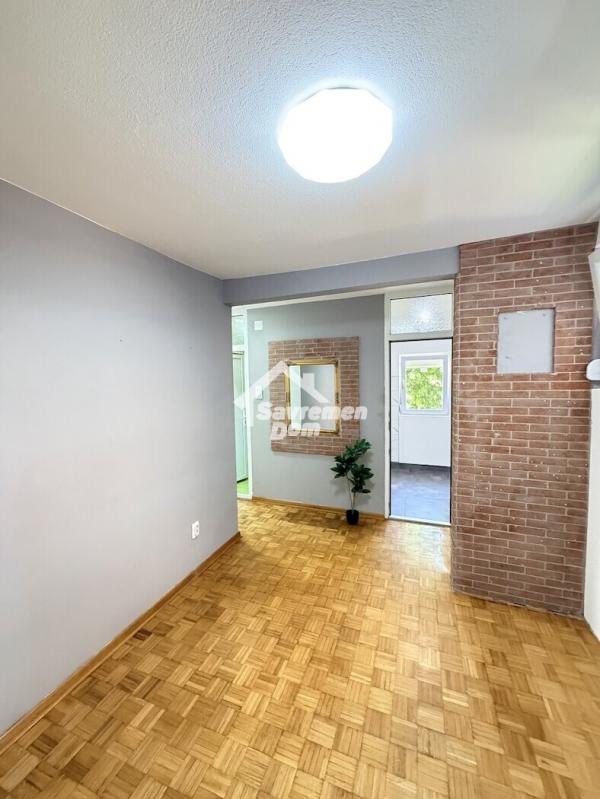 Slika 5 - Dvoiposoban, 52m2, Bubanj Kragujevac, sa terasom