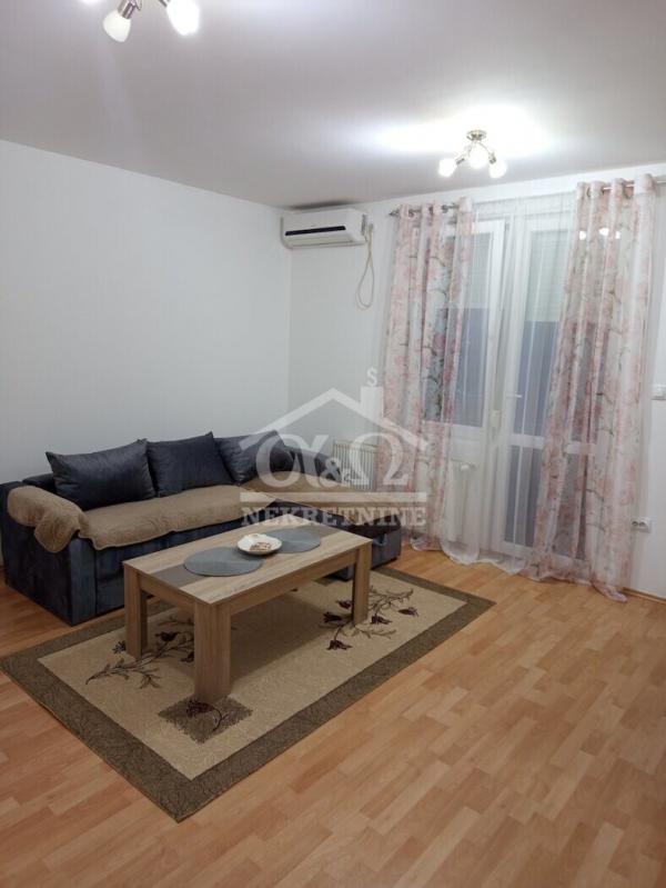 Slika 1 - Jednoiposoban, 51m2, Erdoglija Kragujevac, sa terasom, ima lift
