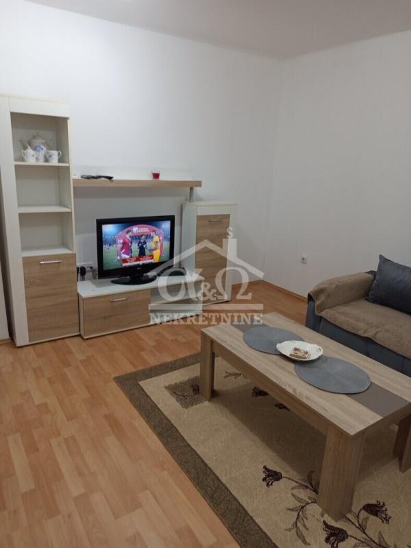 Slika 4 - Jednoiposoban, 51m2, Erdoglija Kragujevac, sa terasom, ima lift
