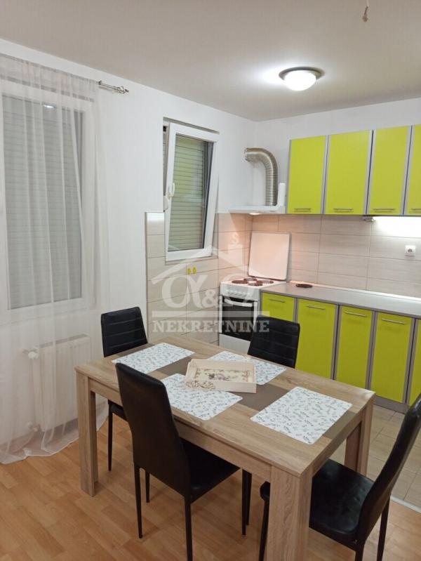 Slika 6 - Jednoiposoban, 51m2, Erdoglija Kragujevac, sa terasom, ima lift
