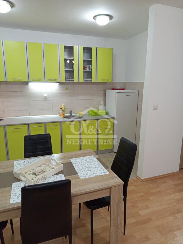 Slika 7 - Jednoiposoban, 51m2, Erdoglija Kragujevac, sa terasom, ima lift
