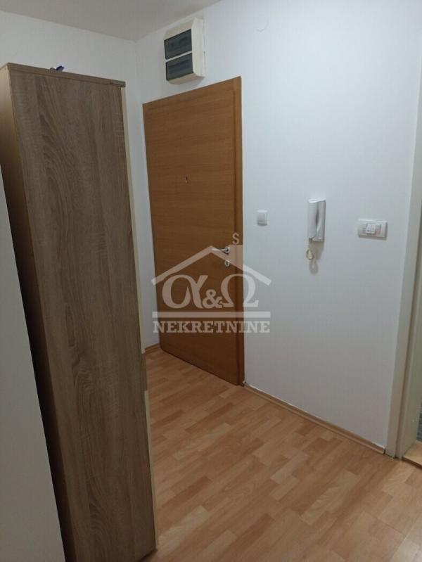 Slika 9 - Jednoiposoban, 51m2, Erdoglija Kragujevac, sa terasom, ima lift