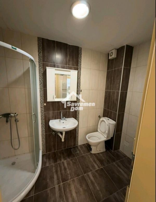 Slika 8 - Trosoban, 63m2, Veliki park Kragujevac, sa terasom, ima lift