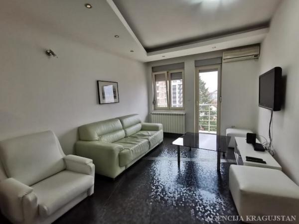 Glavna slika -Dvoiposoban, 70m2, sa terasom, ima lift